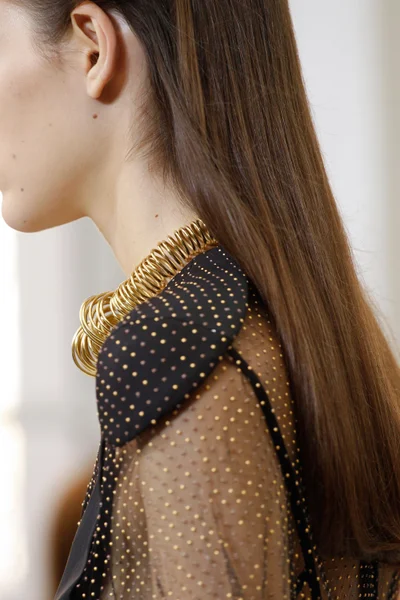 Look 69